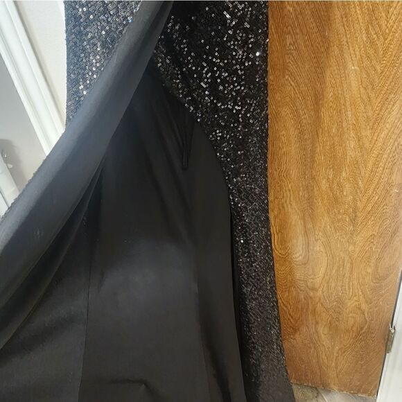 NWT LA FEMME black Sequin One shoulder Gown - Picture 9 of 10